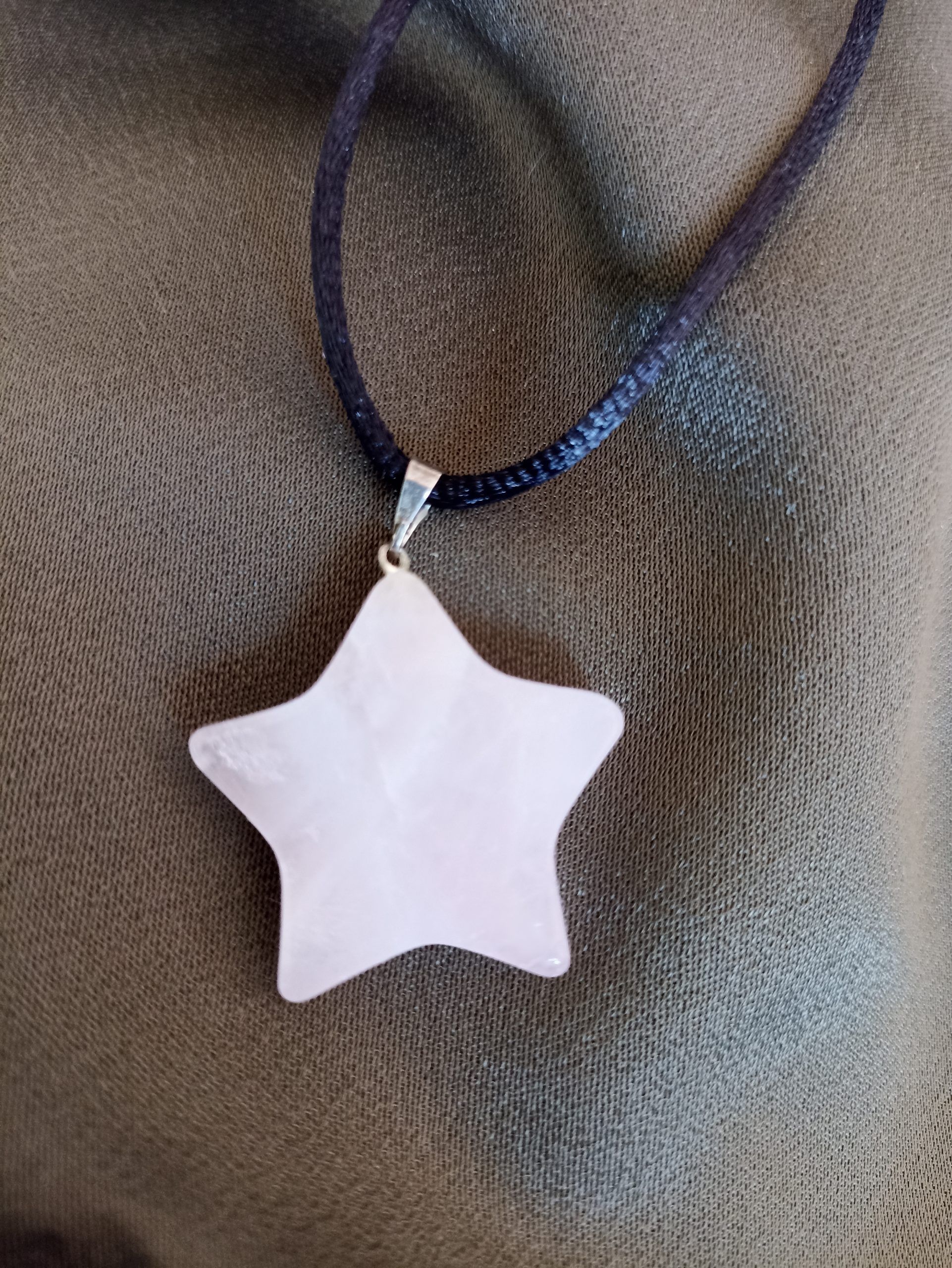 Colgante Estrella de Cuarzo Rosa