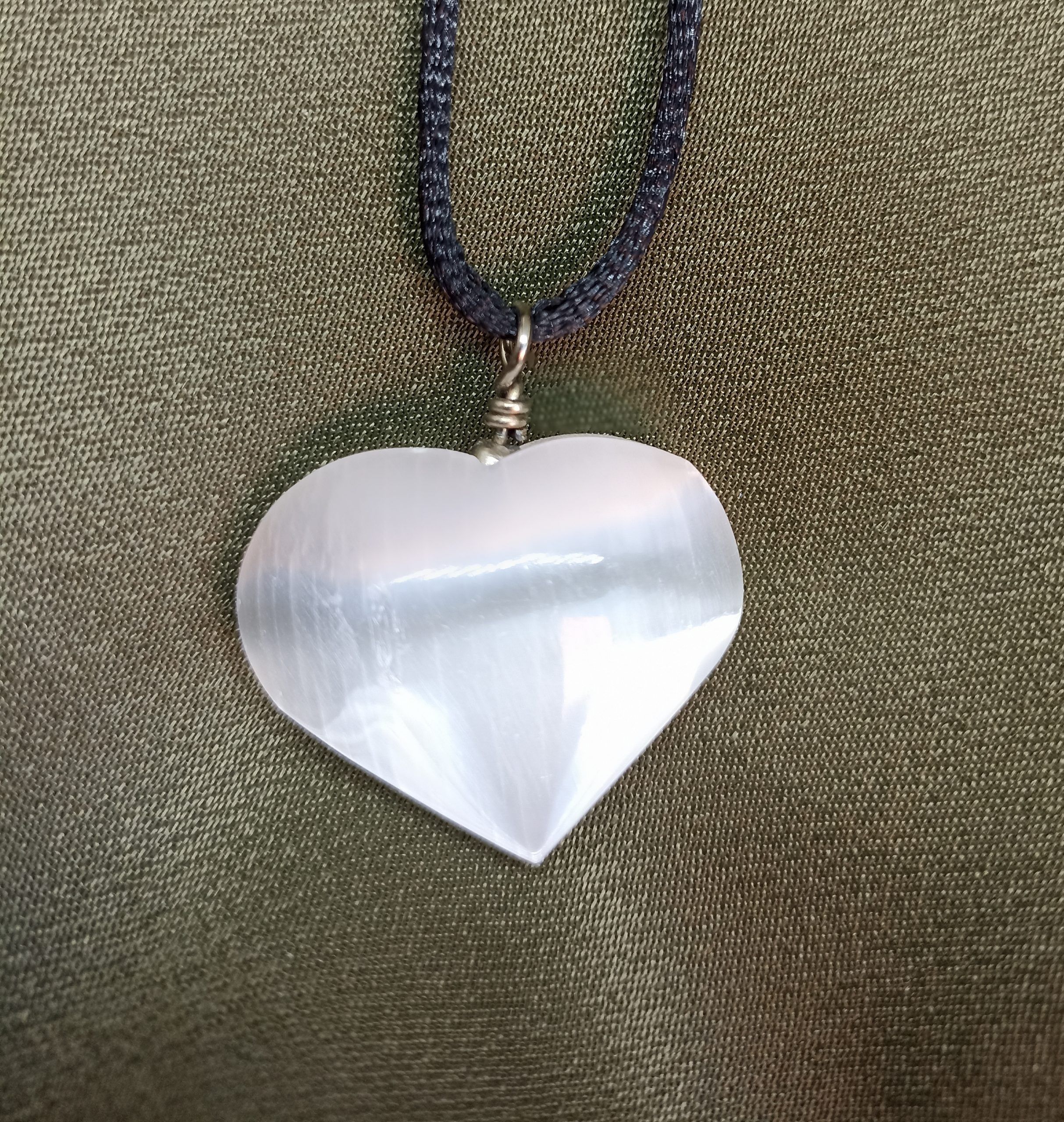 Colgante Corazón de Selenita