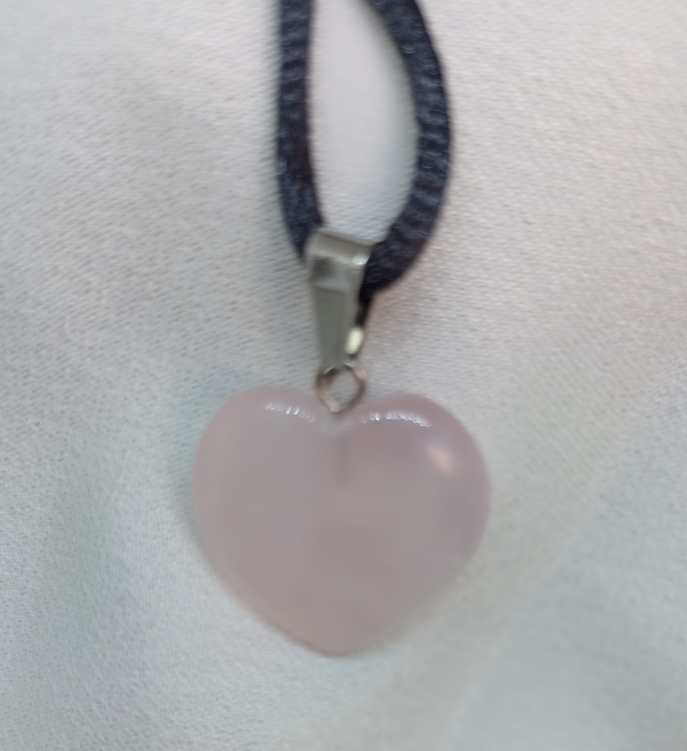 Colgante Corazón de Cuarzo Rosa