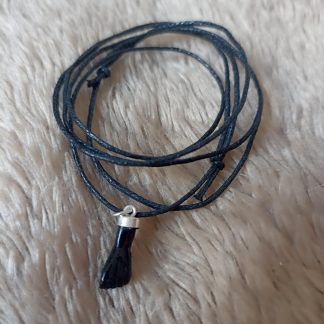 Colgante de puño de azabache (figa)