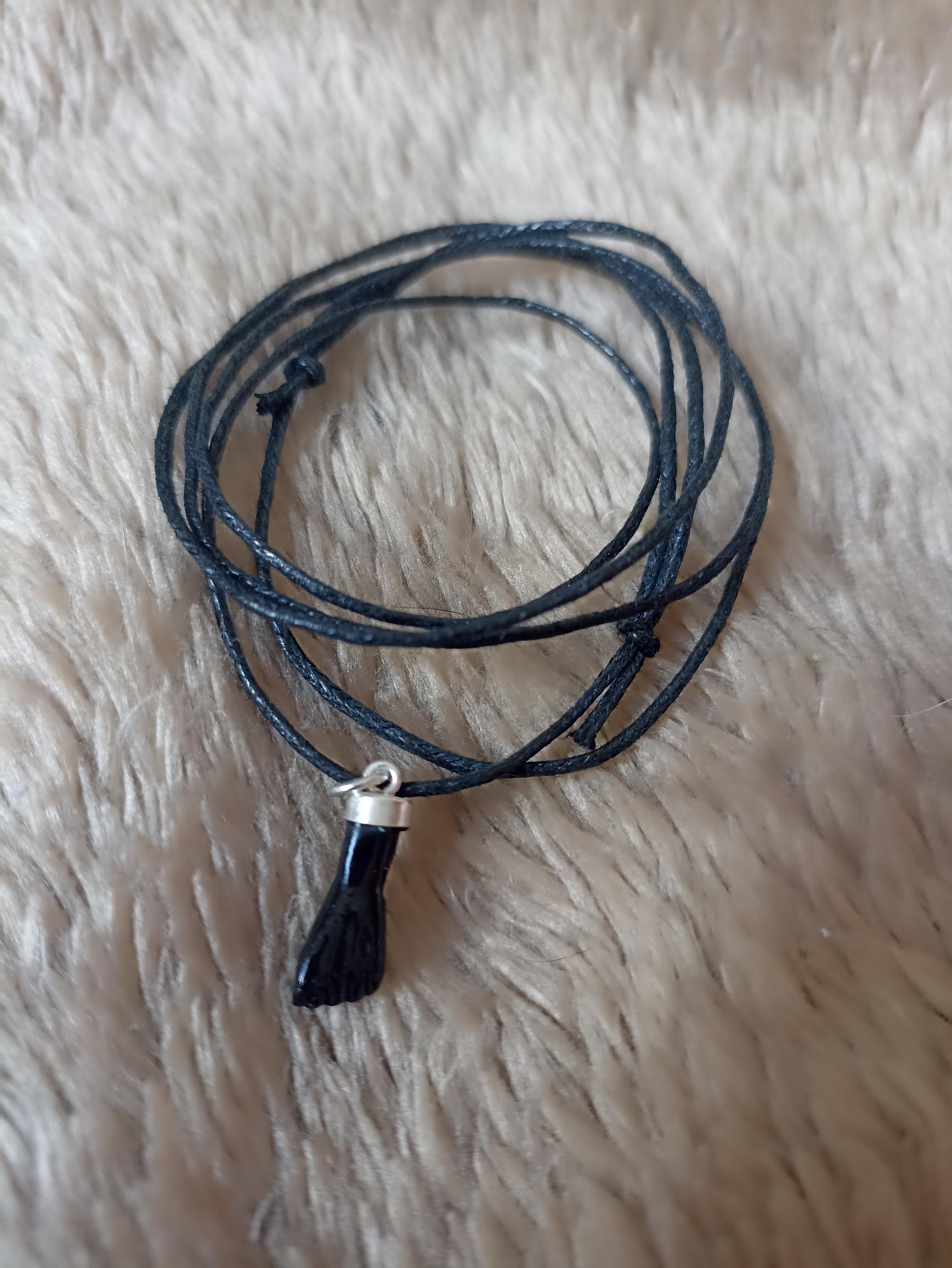 Colgante de puño de azabache (figa)