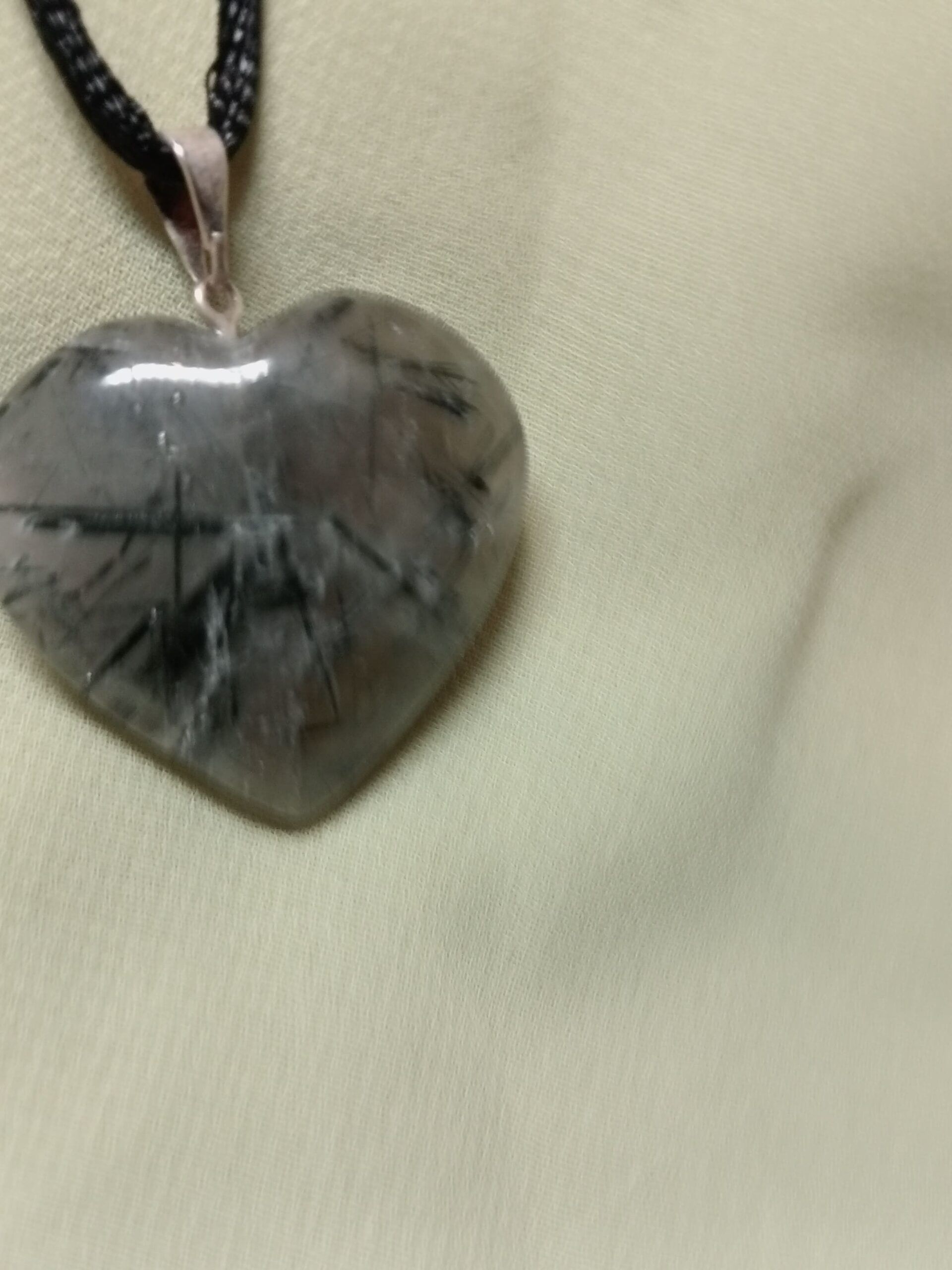 Colgante Corazón de Cuarzo Turmalinado - Imagen 2