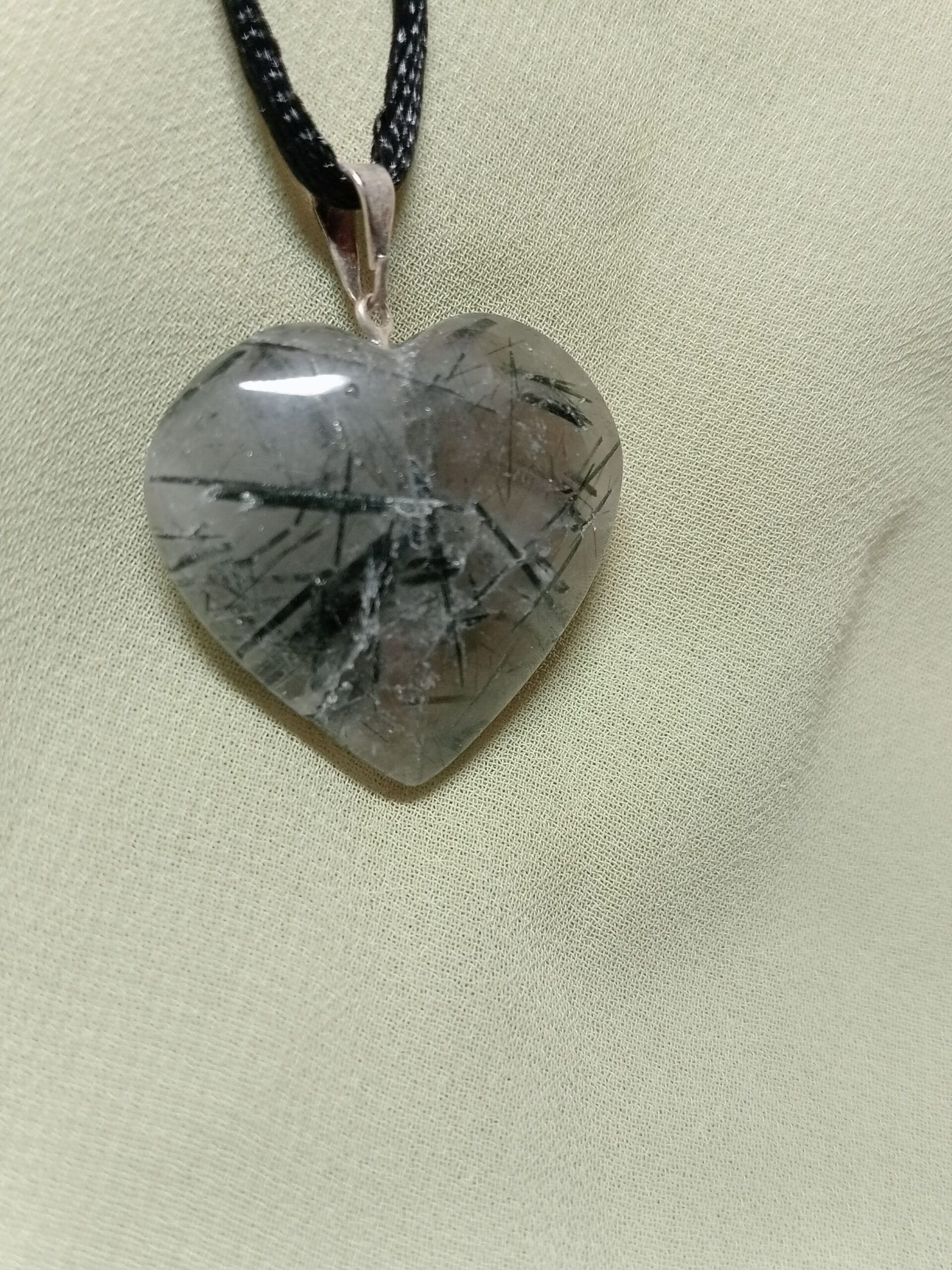 Colgante Corazón de Cuarzo Turmalinado - Imagen 3