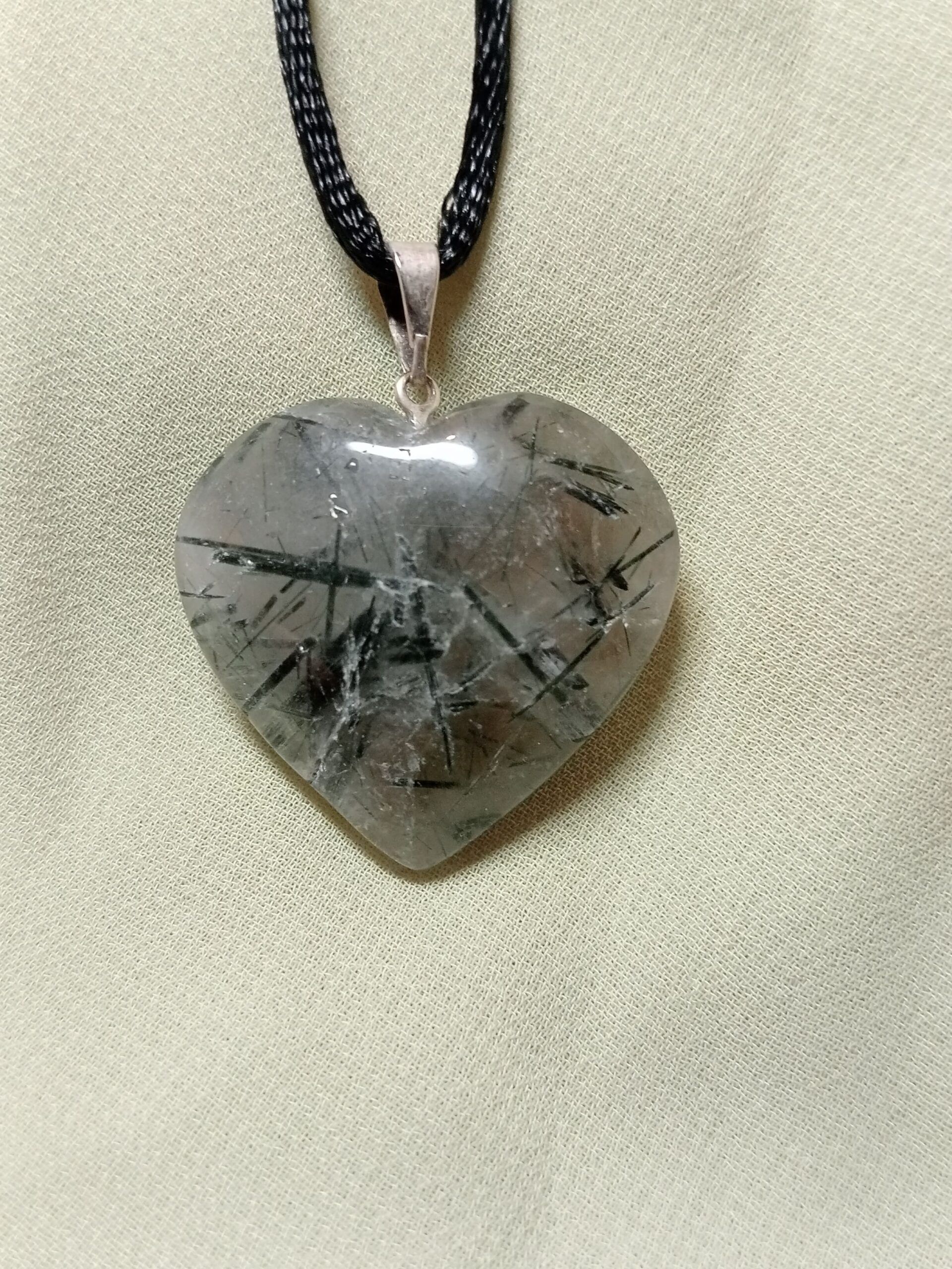 Colgante Corazón de Cuarzo Turmalinado - Imagen 4